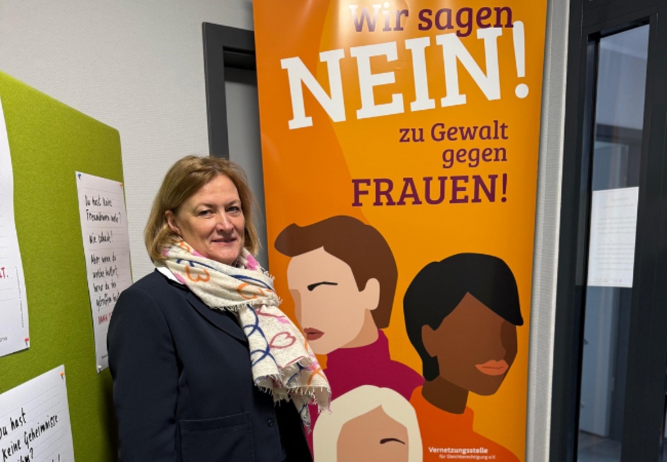 Zum Internationalen Tag gegen Gewalt an Frauen: Vizepräsidentin Maria Bruns ruft zu mehr Schutz und Aufmerksamkeit auf.